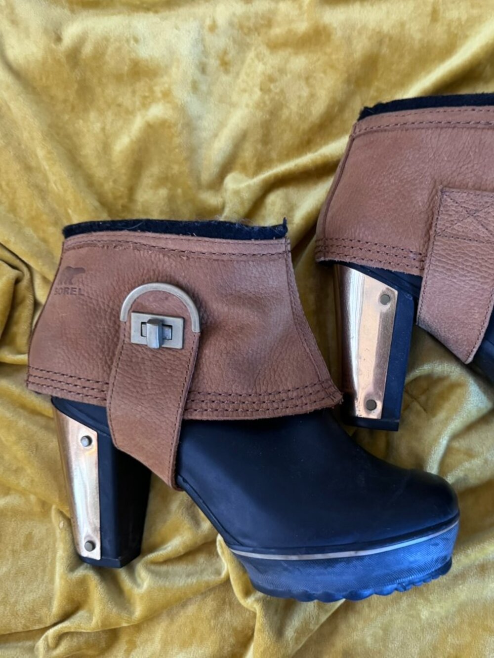 Sorel gold metal heeled black & brown leather booties, women's size 7